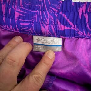 EUC Columbia sportswear purple pink shorts activewear fitness sz S